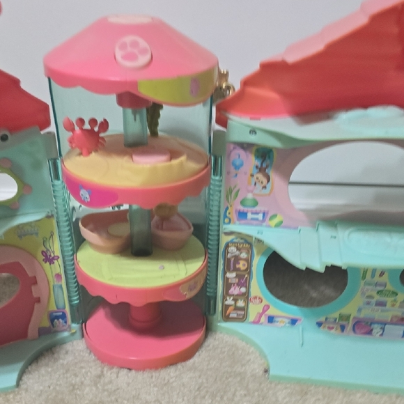 Littlest Pet Shop House - Picture 3 of 4
